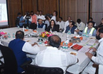 स्व. बाळासाहेब ठाकरे यांचे राष्ट्रीय स्मारकाचा पहिला टप्पा मार्च २०२३ पर्यंत पूर्ण होणार