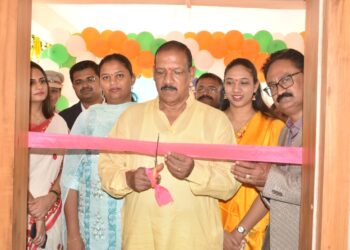 जिल्ह्यात इको टुरीझमस्थळे विकसित करण्यासाठी वनविभागाने आराखडा तयार करावा :पालकमंत्री डॉ. विजयकुमार गावीत