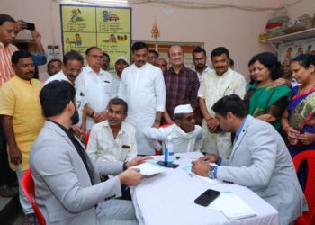 शहादा येथे जनजातीय गौरव दिनानिमित्त 800 रुग्णांची मोफत आरोग्य तपासणी