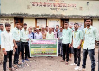अनरद येथे कृषिदुतांनी शेतकऱ्यांना दिली शेतीविषयक माहिती
