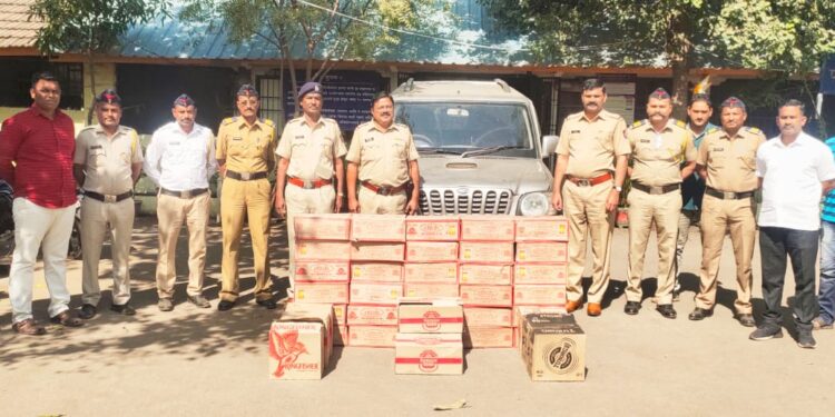 नवापूर येथे एक लाखाची दारुसह ५ लाखाचा मुद्देमाल जप्त, दोघांविरुद्ध गुन्हा दाखल