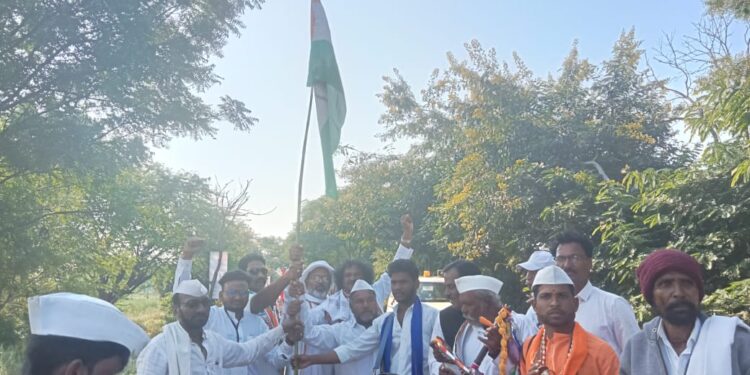 तुळाजा येथील कार्यकर्ते झाले भारत जोडो यात्रेत सहभागी