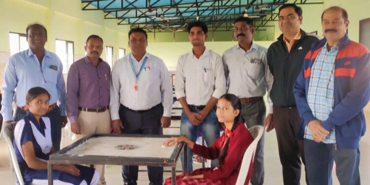 चावरा स्कूलच्या विद्यार्थ्यांचे शालेय कॅरम स्पर्धेत यश