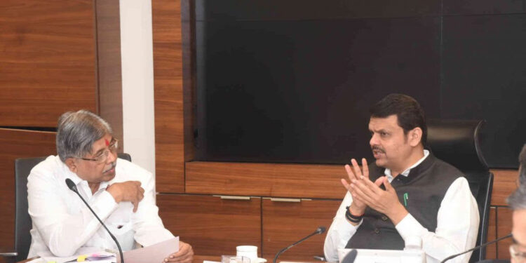 शारीरिक शिक्षक, ग्रंथपाल पदभरतीसाठी कार्यवाही करावी – उपमुख्यमंत्री देवेंद्र फडणवीस