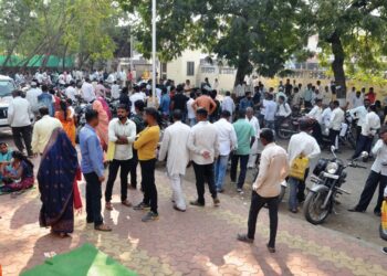 नंदूरबार तालुक्यातील १८ ग्रामपंचायतींच्या निवडणुकांसाठी सरपंच पदासाठी एकुन ९६ तर सदस्य पदासाठी ४७२ अर्ज दाखल