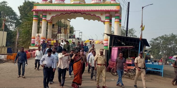 जिल्हाधिकारी मनिषा खत्री यांनी केली सारंगखेडा येथील यात्रोत्सवाची पाहणी