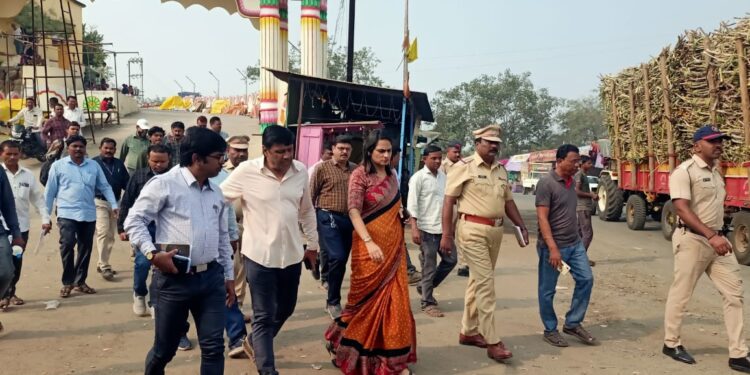जिल्हाधिकारी मनिषा खत्री यांनी केली सारंगखेडा येथील यात्रोत्सवाची पाहणी