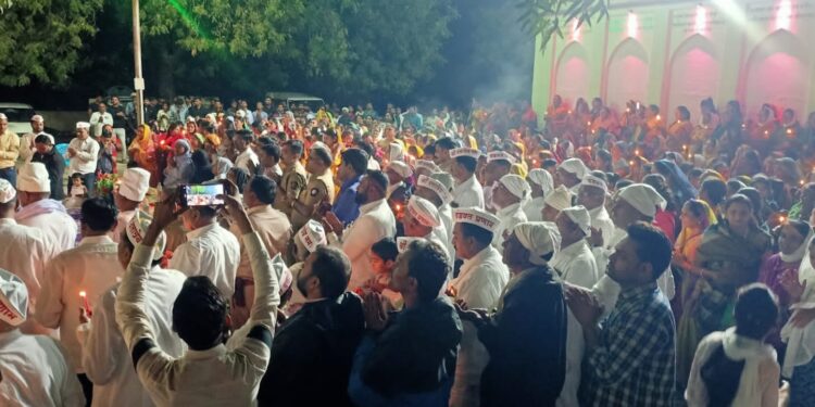 सारंगखेडा येथे हजारो भाविकांनी घेतले एकमुखी दत्तप्रभूंचे दर्शन