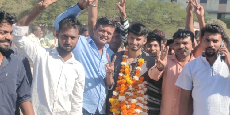 नवापूर तालुक्यातील १६ ग्रामपंचायतीवर कुणी केला काय दावा