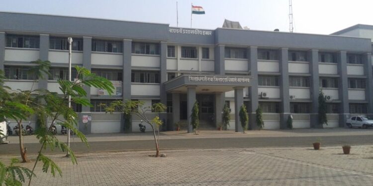 जिल्हाधिकारी कार्यालयात मुख्यमंत्री सचिवालय कक्षाची स्थापना; नागरिकांना अर्ज व निवेदने स्थानिक स्तरावर देता येणार