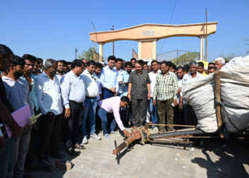 पळाशी येथे कापुस खरेदीचा शुभारंभ,  ८ ह्जार ४००  देण्यात आला  दर