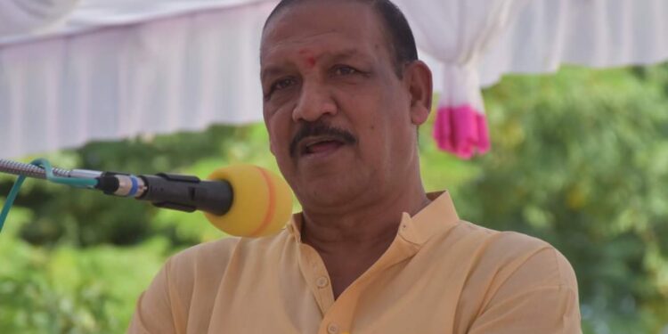 ॲड.के.सी.पाडवी यांच्या उलट्या बोंबा : आदिवासी विकास मंत्री ना.डॉ.विजयकुमार गावित