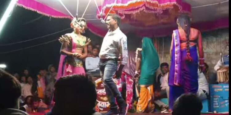 सोंगाड्या पार्टी कलावंतांना आले पुन्हा अच्छे दिन