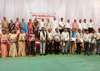 शिक्षक हे केवळ पुस्तकी ज्ञान  नाही तर आपल्याला जगण्याची कला शिकवितात : जि.प. शिक्षण सभापती गणेश पराडके