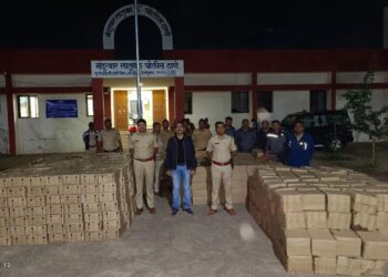 कोपर्ली येथे पोलीस दलाच्या कारवाईत ४२ लाखांची बेकायदेशीर विदेशी दारु जप्त