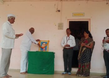 भालेर येथील क. पु. पाटील माध्यमिक विद्यालयात महापरिनिर्वाण दिनानिमित्त अभिवादन