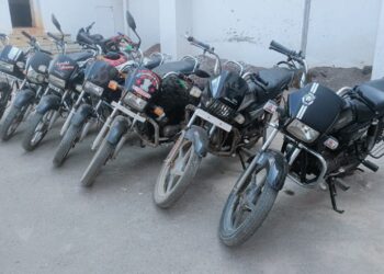 आंतरराज्य गुन्हे उघडकीस :स्थानिक गुन्हे शाखेच्या पथकाने सात दुचाकी जप्त करीत दोघांना केली अटक