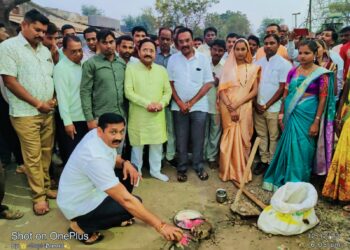 बोरद येथे सेल्फी पॉईंट व रस्ता काँक्रीटीकरण कामांचे आ.राजेश पाडवी यांच्या हस्ते भूमिपूजन