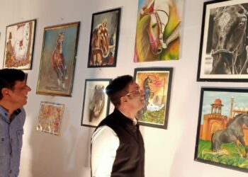 चेतक फेस्टिव्हलमध्ये राष्ट्रीय अश्व पोस्टर प्रदर्शनाचे पोलीस अधिक्षक पी .आर. पाटील यांच्या हस्ते उद्घाटन