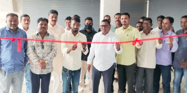 भरत गावित यांच्या संपर्क कार्यालयाचे उद्घाटन