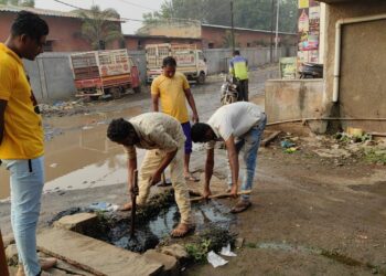 अखेर अक्कलकुवा ग्रामपंचायत प्रशासनाची झोप उघड़ली