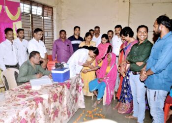 आमपाडा येथे एकल महिला मेळावा 