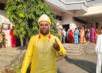 लग्नाच्या बोहल्यावर चढण्यापूर्वी राष्ट्रीय कर्तव्यपुर्ती