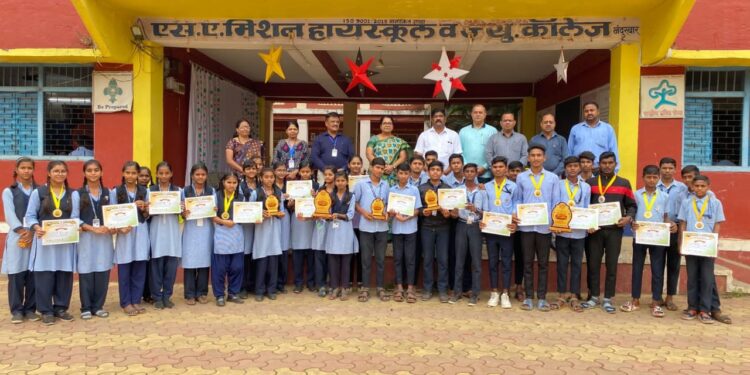 चाचा नेहरू बाल महोत्सवात एस.ए.मिशन हायस्कुलच्या विद्यार्थ्यांचे घवघवीत यश