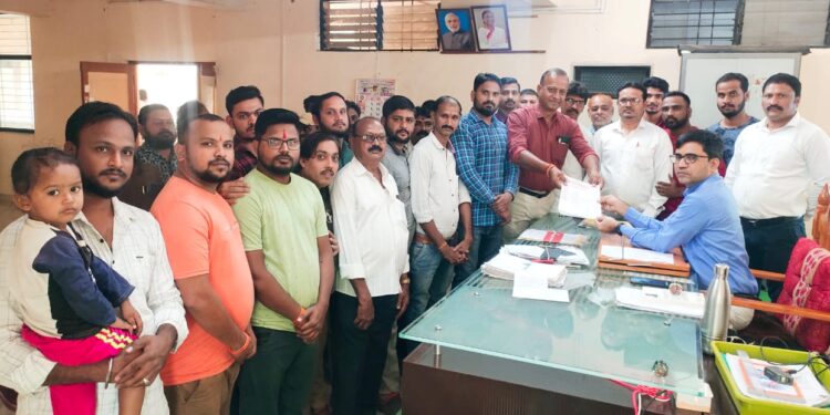 नंदूरबार येथील समाज बांधवांच्या हल्ल्याचा नवापुर येथे नाभिक समाजातर्फे निषेध