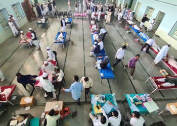 अक्कलकुवा येथील जामिया येथे भव्य शिबिरात २३० विद्यार्थ्यांनी केले रक्तदान