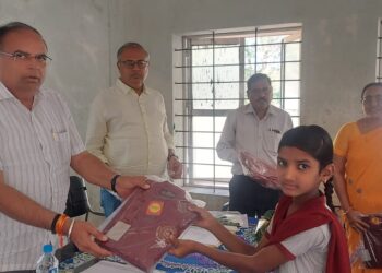 कस्तुरबा गांधी बालिका विद्यालयात गट व्यवस्थापन सभा उत्साहात 