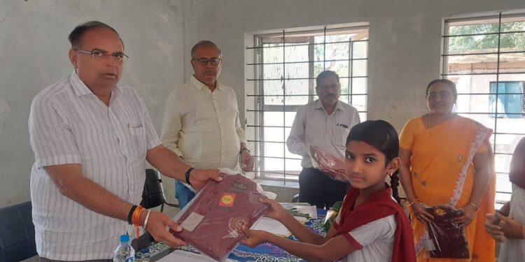 कस्तुरबा गांधी बालिका विद्यालयात गट व्यवस्थापन सभा उत्साहात 