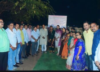 पालिका रस्ता भुमीपूजन कार्यक्रमाचा फलकावरून बांधकाम सभापती व भाजपचा नगरसेविका नाव गायब