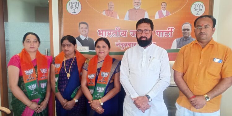 राष्ट्रवादी पदाधिकारी व कार्यकर्त्या महिलांचा भाजपात प्रवेश