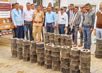 समशेरपुर येथील कारखान्यात संगणकिकृत वजन काटे अचूक भरारी पथकाकडूण तपासणी