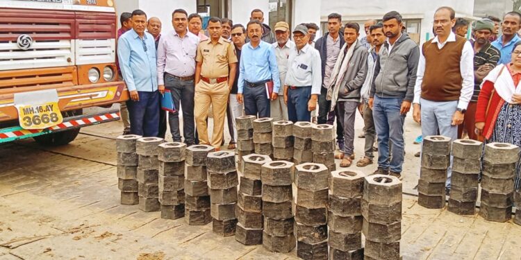 समशेरपुर येथील कारखान्यात संगणकिकृत वजन काटे अचूक भरारी पथकाकडूण तपासणी