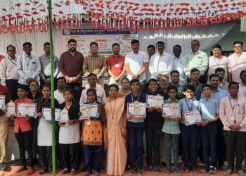 नंदुरबार तालुकास्तरीय ४३ वे विज्ञान प्रदर्शनात श्रीमती पुतळाबाई गजमल पाटील व डी. आर.हायस्कुलने मारली बाजी