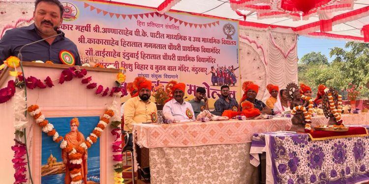 विद्यार्थ्यांच्या सुप्त कलागुणांना ओळखून संधी व प्रेरणा द्या :  मा आ.शिरीष चौधरी