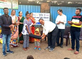 रोटरी क्लब नंदनगरीतर्फे गरजूंना ब्लँकेट वाटप