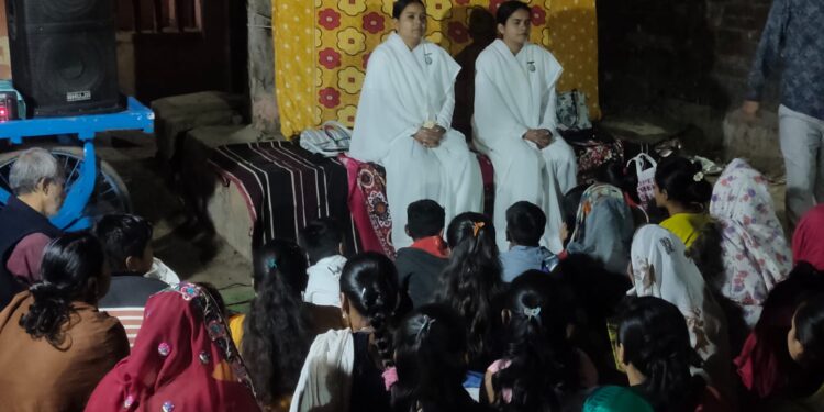 मुलांवर चांगल्या संस्कारासाठी नैतिक मूल्य रुजवा : वर्षादिदि