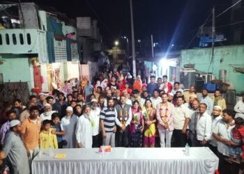 चांगल्या कामाची पावती : प्रभागातील मतदारांनी कार्यकाळ संपलेल्या नगरसेवक हितेंद्र क्षत्रिय व नगरसेविका सौ. अनिता परदेशी यांचा केला सत्कार