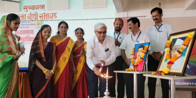 सावित्रीबाई फुले जयंतीनिमित्त कनिष्ठ महाविद्यालयात कार्यक्रम उत्साहात