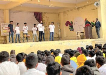 डी.आर हायस्कूलमध्ये 59 वा पोलीस वर्धापन दिन साजरा