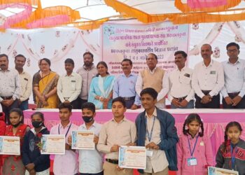 अक्कलकुवा तालुकास्तरीय विज्ञान प्रदर्शनात गरिमा पटेल व ओल्या तडवी प्रथम