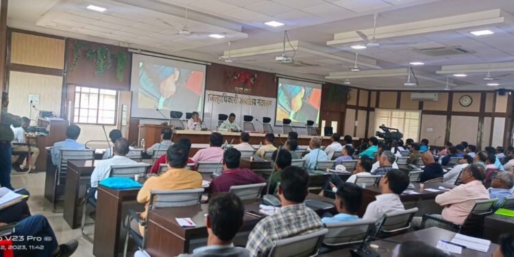 नाशिक पदवीधर निवडणूकीसाठी जिल्हाधिकारी कार्यालयात प्रशिक्षण 