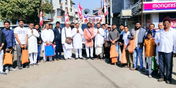 नवापूर येथील स्वामीनारायण सत्संग मंडळातर्फे झोळीपर्व उपक्रम