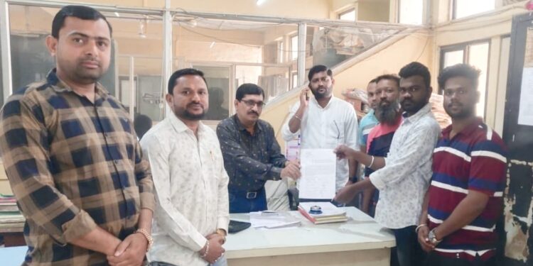 मोकाट कुत्र्यांमुळे धास्तावले नवापूरकर 