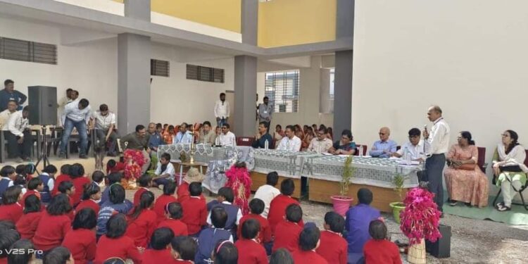 शालेय शिक्षण व क्रीडा विभागाचे प्रधान सचिव रणजीतसिंह देओल यांनी केली तोरणमाळ तेथे पाहणी