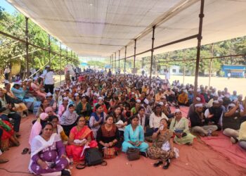 पाच हजार नगरपालिका शिक्षकांचे आझाद मैदान येथे धरणे आंदोलन