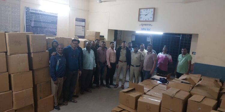 मद्यवाहतूक करणाऱ्या कंटेनरसह सुमारे २९ लाखांचा मुद्देमाल अक्कलकुवा पोलीसांनी केला जप्त, चालक झाला फरार